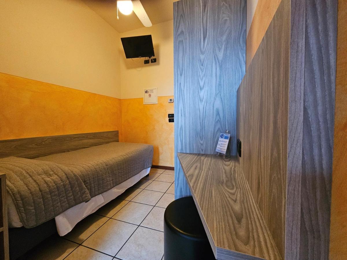 Hotel Euro Castegnato Kültér fotó