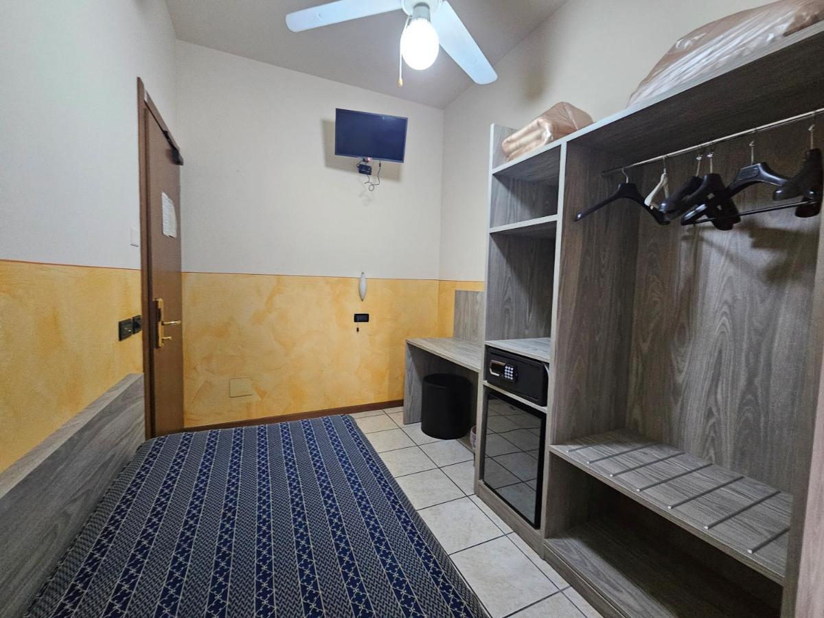 Hotel Euro Castegnato Kültér fotó