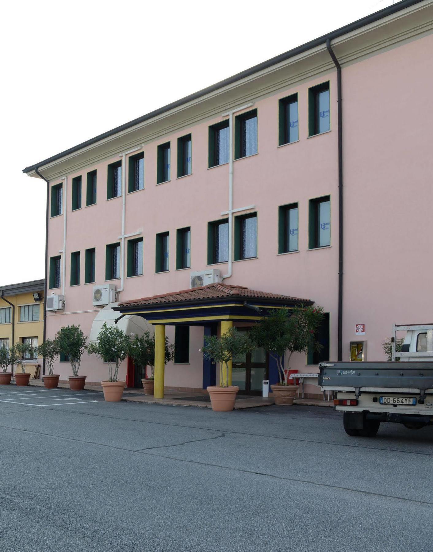 Hotel Euro Castegnato Kültér fotó