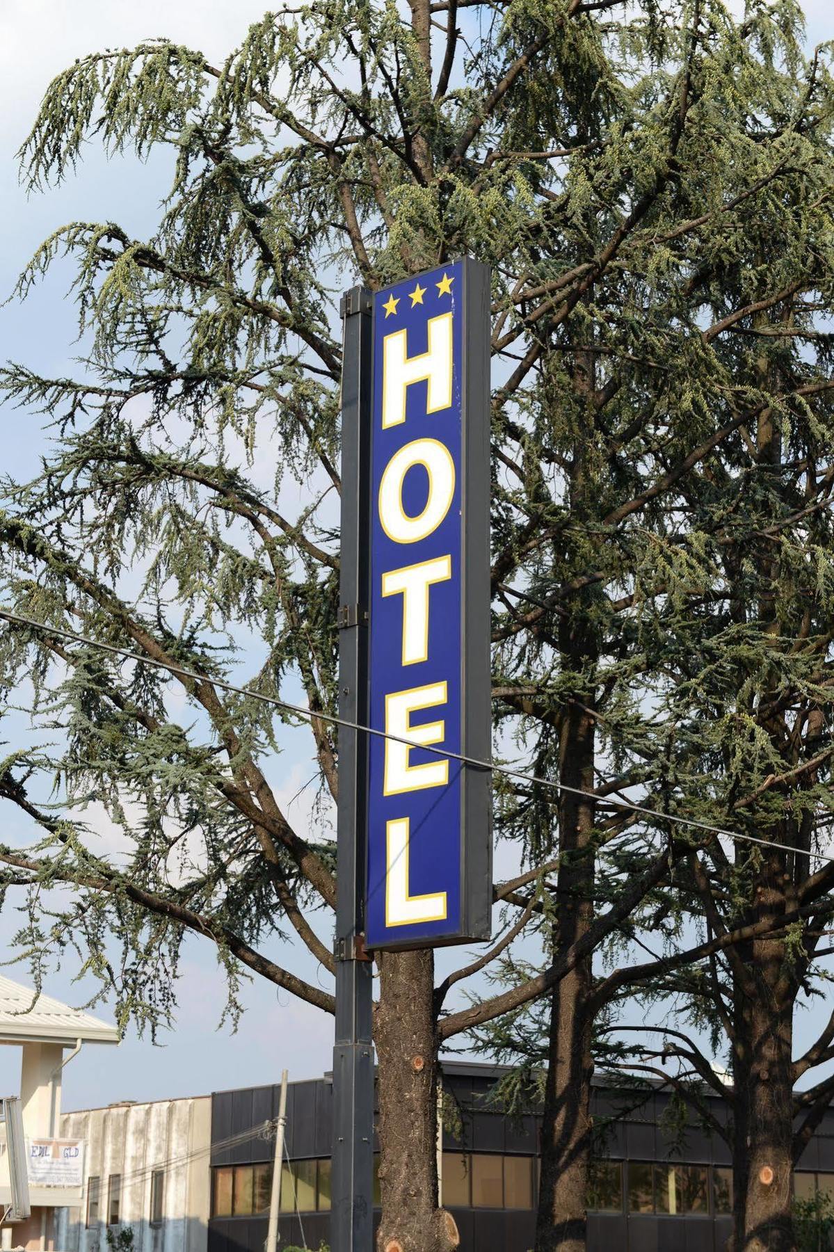 Hotel Euro Castegnato Kültér fotó
